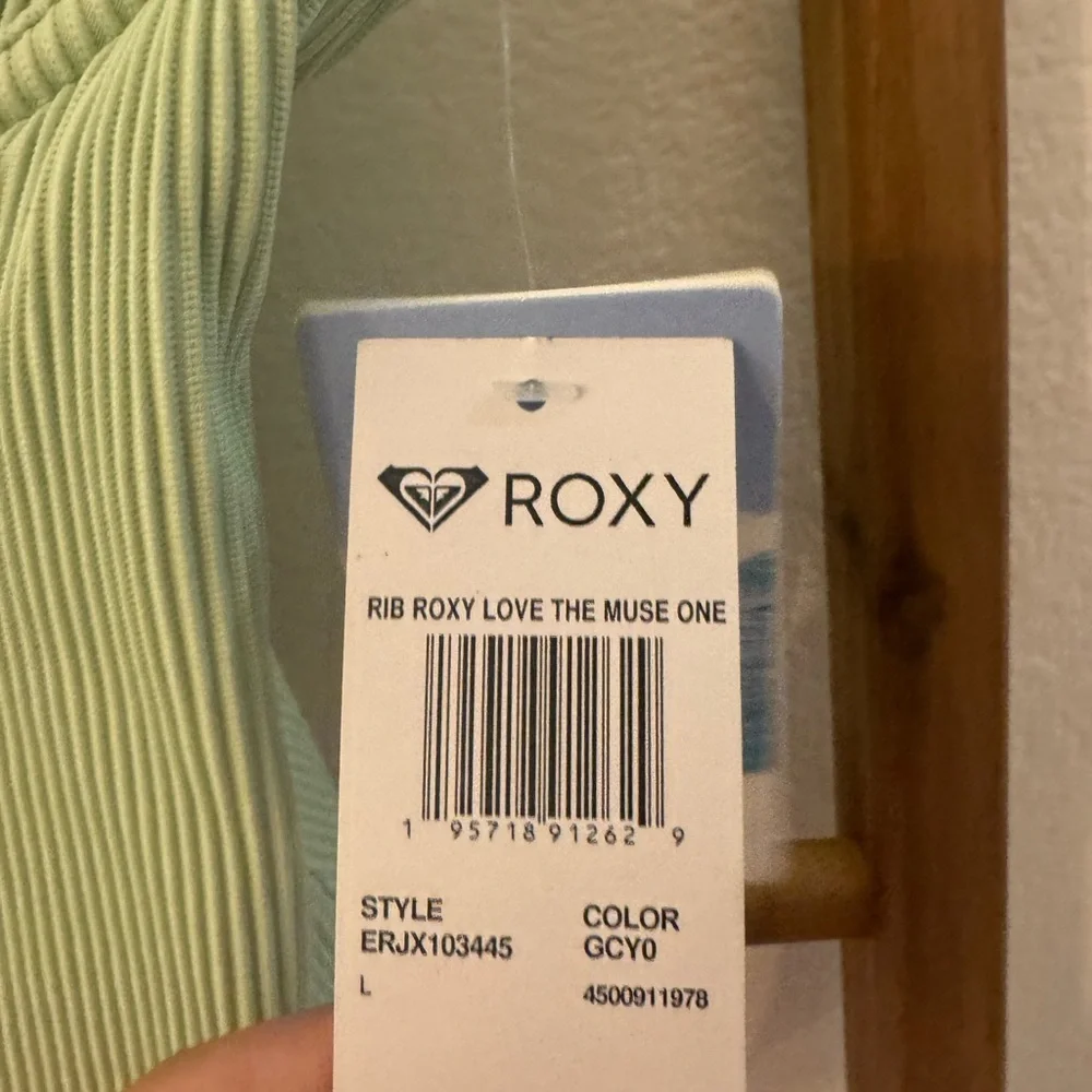 NWT Roxy Light Green Ribbed Swimsuit Poolside Ready! Vibrant Summer Color
